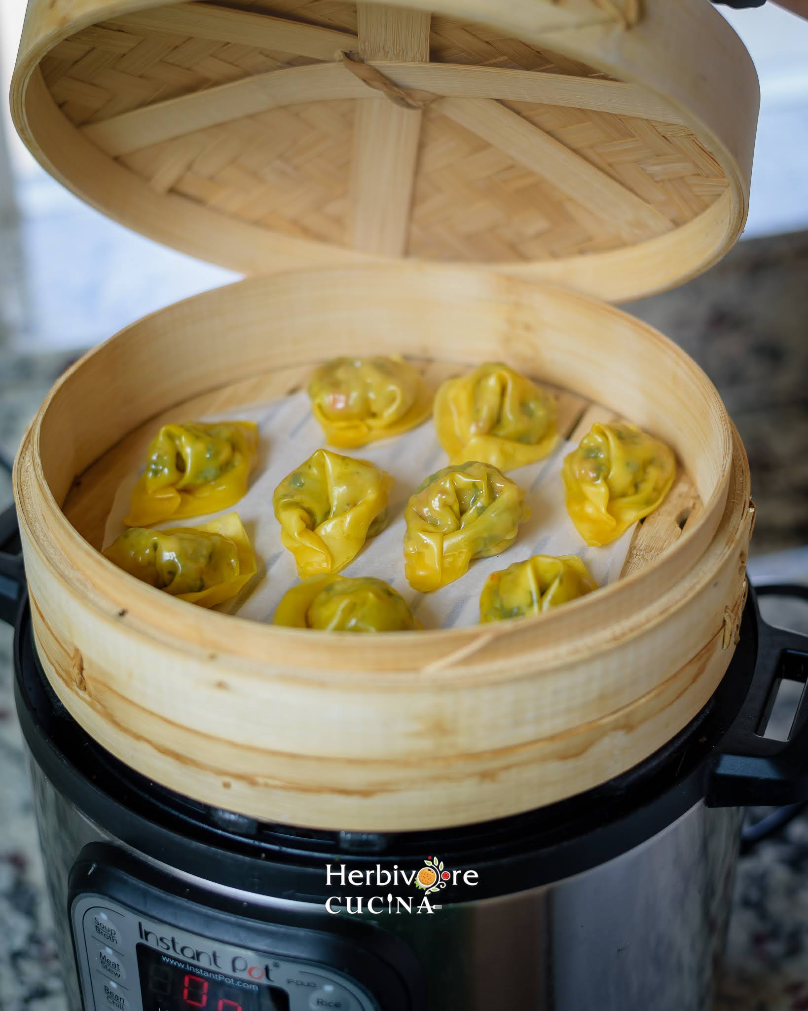 https://herbivorecucina.com/wp-content/uploads/2020/12/Instant-Pot-Steamed-dumplings-1.jpg